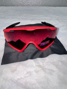 Red Ski/Snowboard Goggles